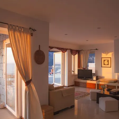 Luxury Caretta