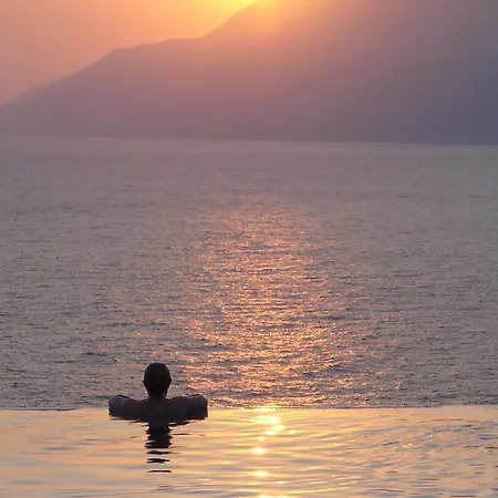 Luxury Caretta Villa