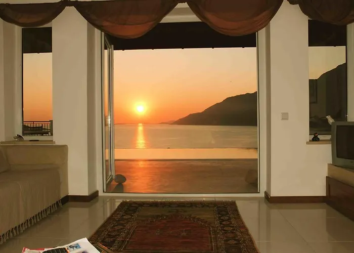 Luxury Caretta Villa *